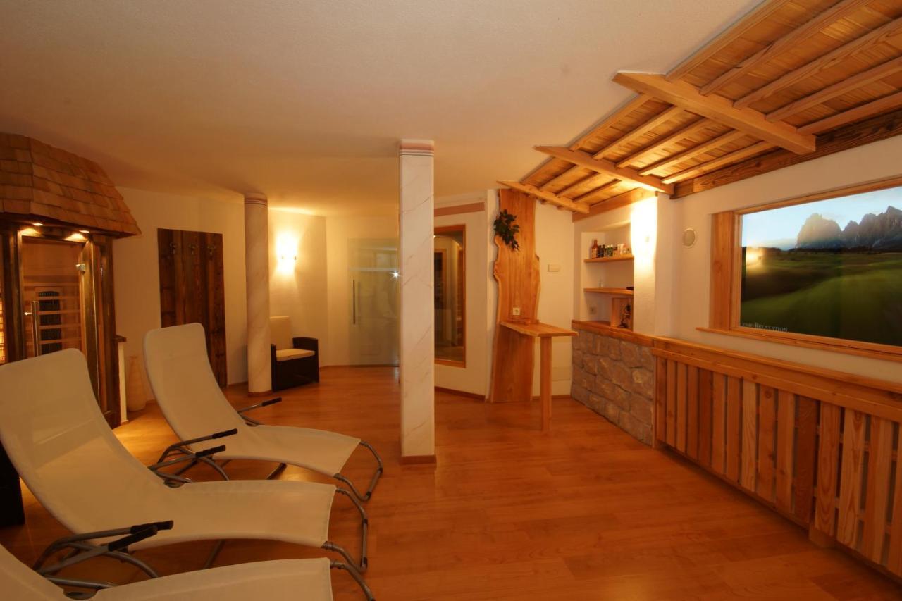 Hotel Akelei Brunico Eksteriør bilde
