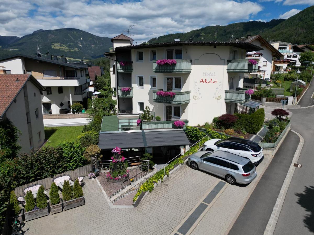 Hotel Akelei Brunico Eksteriør bilde