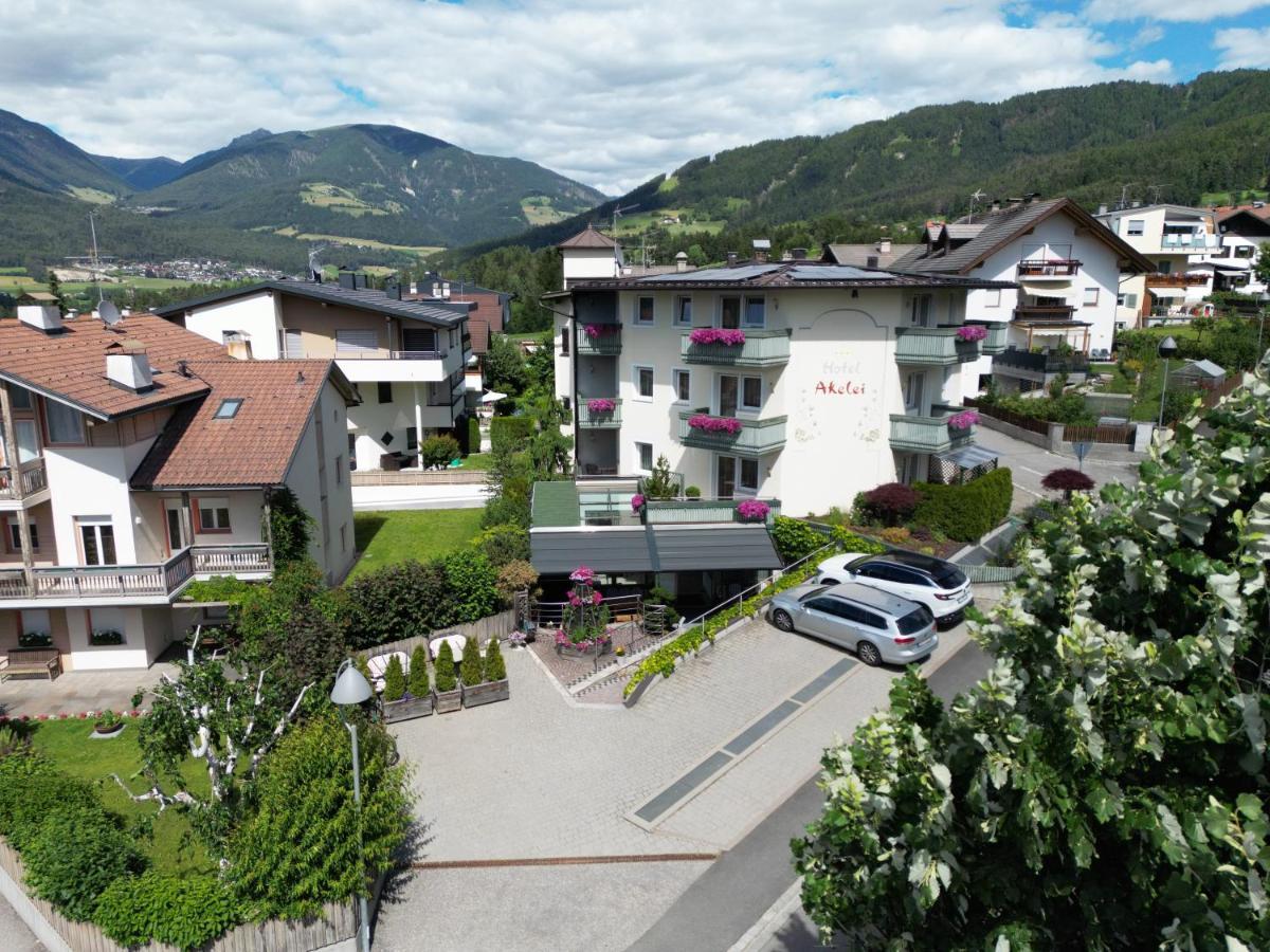Hotel Akelei Brunico Eksteriør bilde