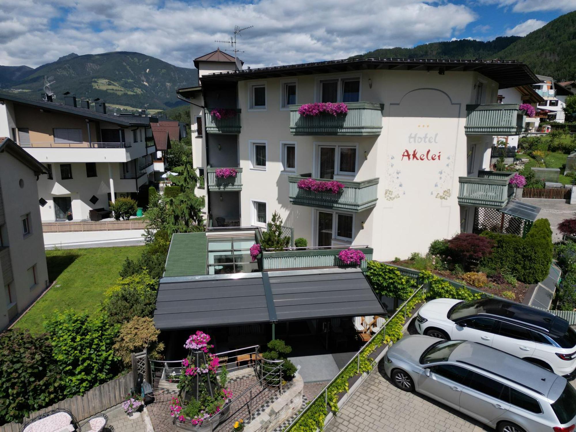 Hotel Akelei Brunico Eksteriør bilde